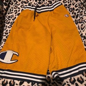 Men’s champion shorts in great great condition maybe worn 3 times
